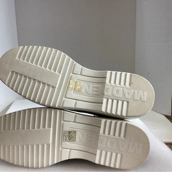 Steve Madden Men’s Black Boots NWOT
Size 8.5 - Picture 5 of 5